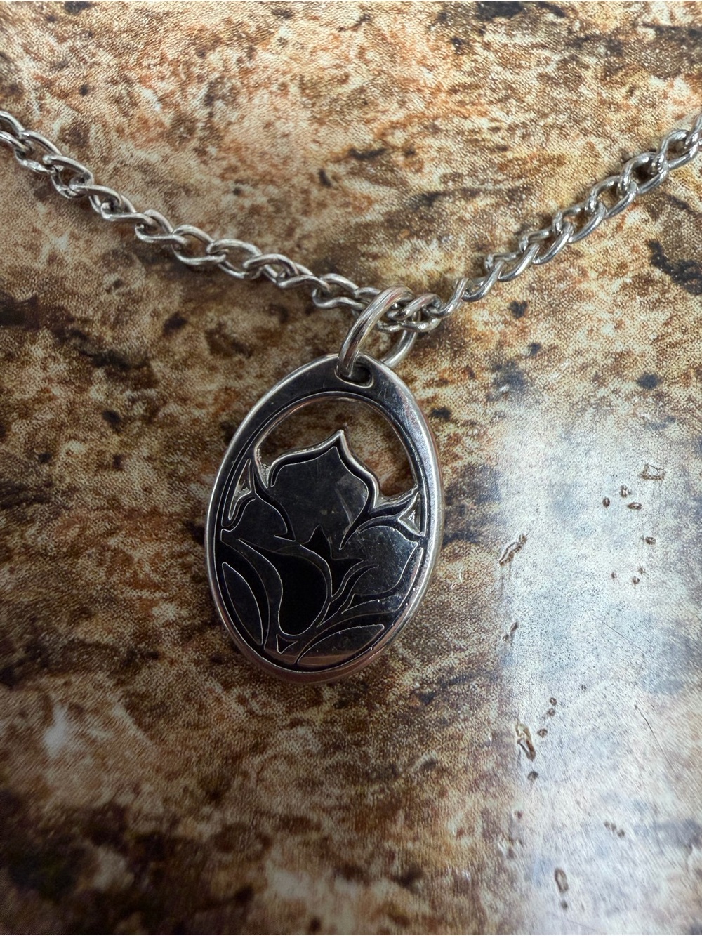 Ringmasters Silver Tone Floral Oval Pendant Necklace Openwork Flower